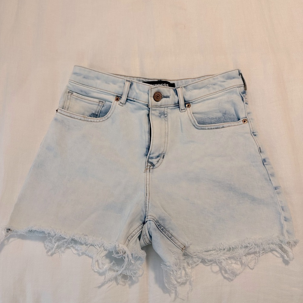 Express Light Wash High Ride Midi Length Denim Shorts Size 2